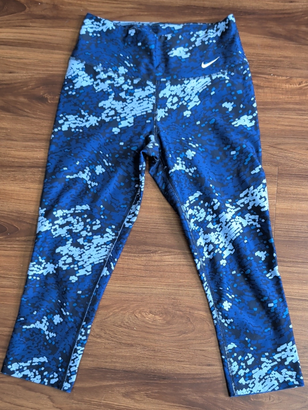 Nike Women's Blue Digital Camo Capri Leggings